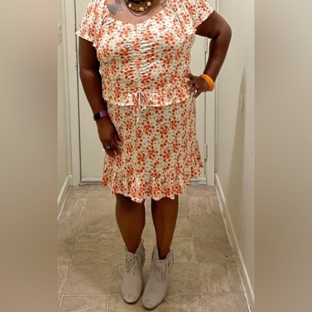 Cato Floral Two-Piece Set in White and Orange - Picture 3 of 4